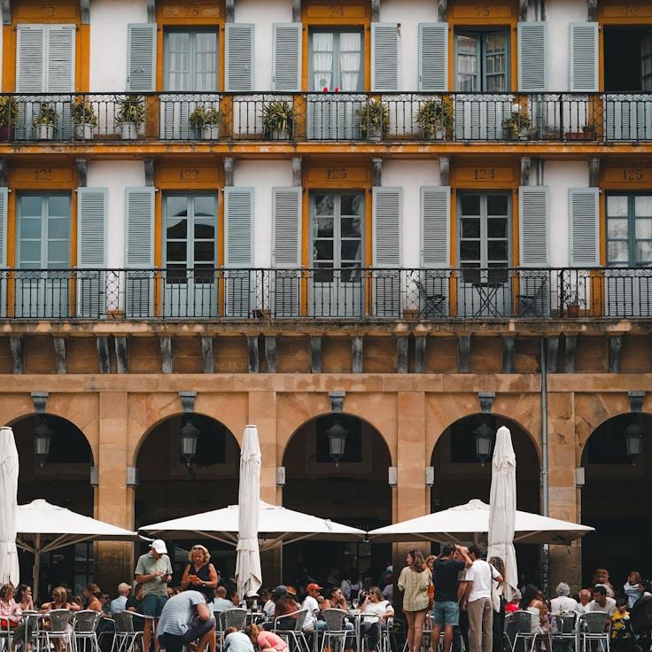 Family terraces and cafés for tranquil evenings in Paris